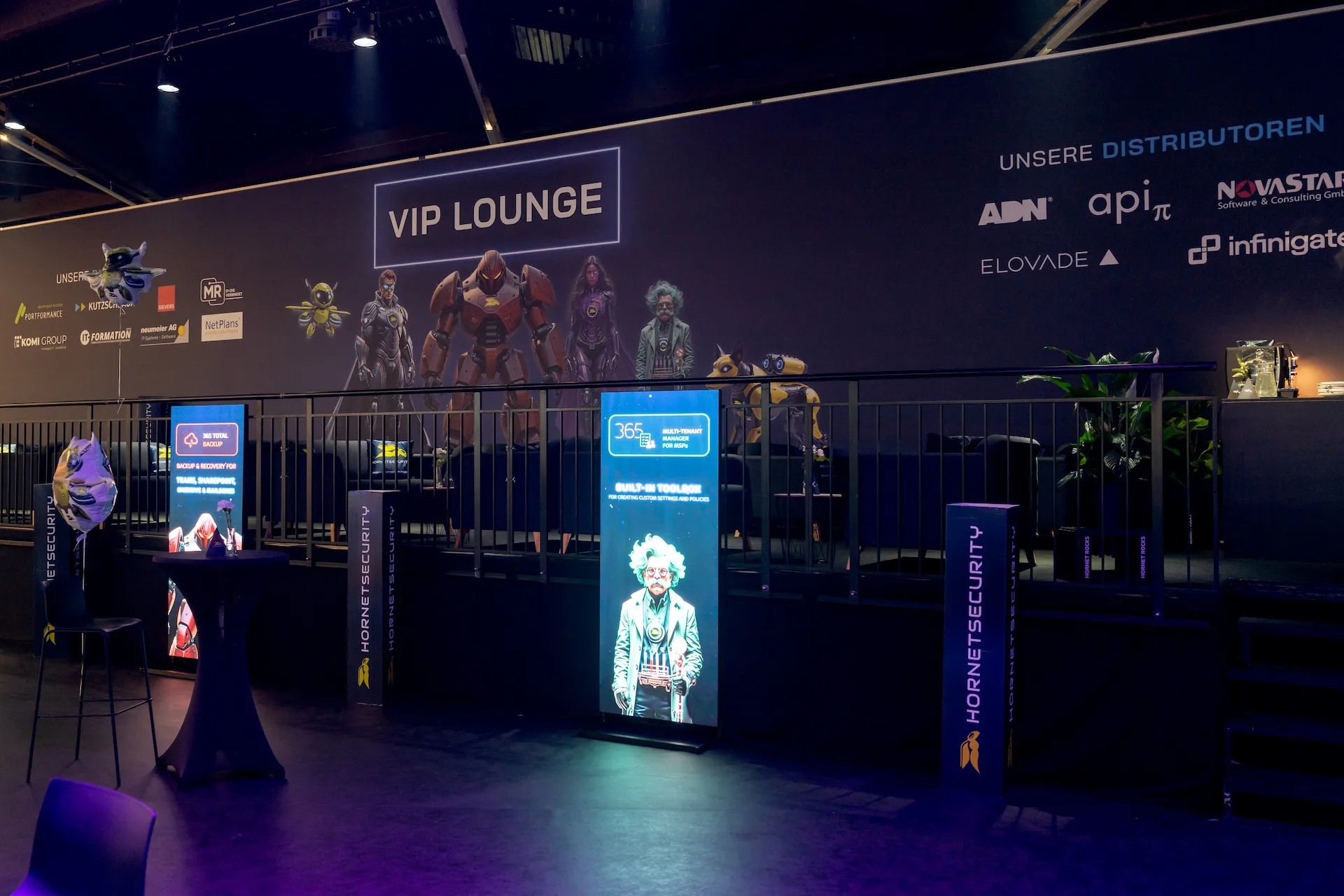 Fachbesucher im Austausch auf der it-sa Expo & Congress