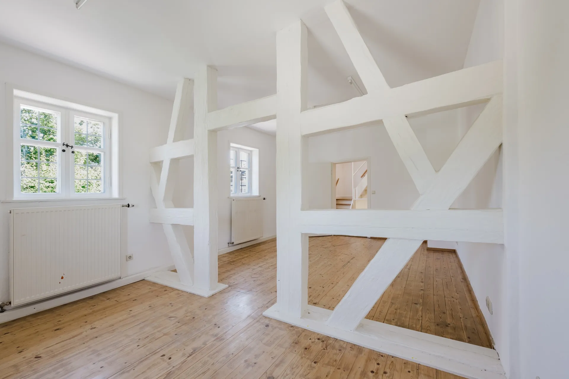 Fachwerkhaus Innenansicht mit sichtbarer Balkenstruktur