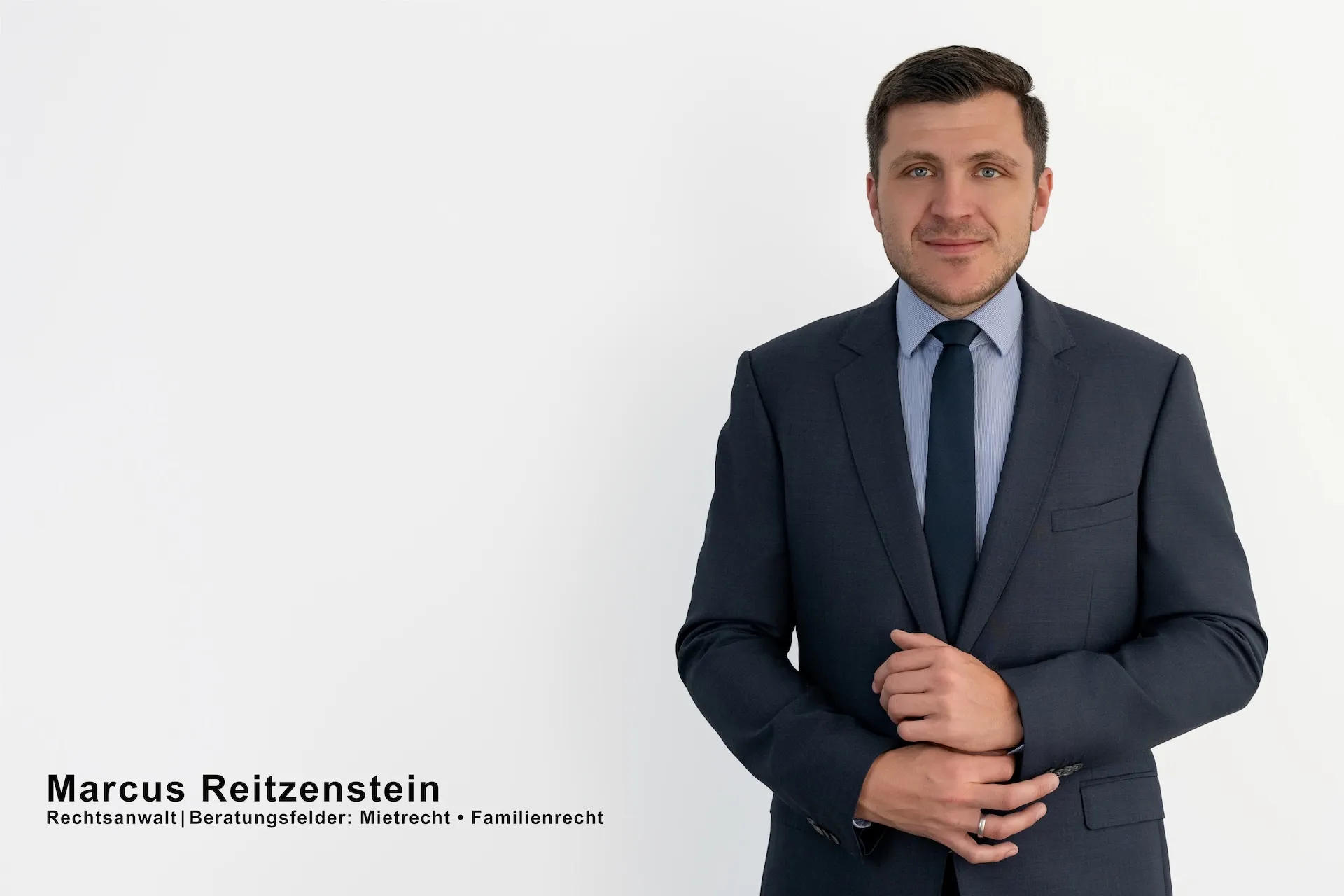 Business-Portrait eines Anwalts, kompetent und fokussiert