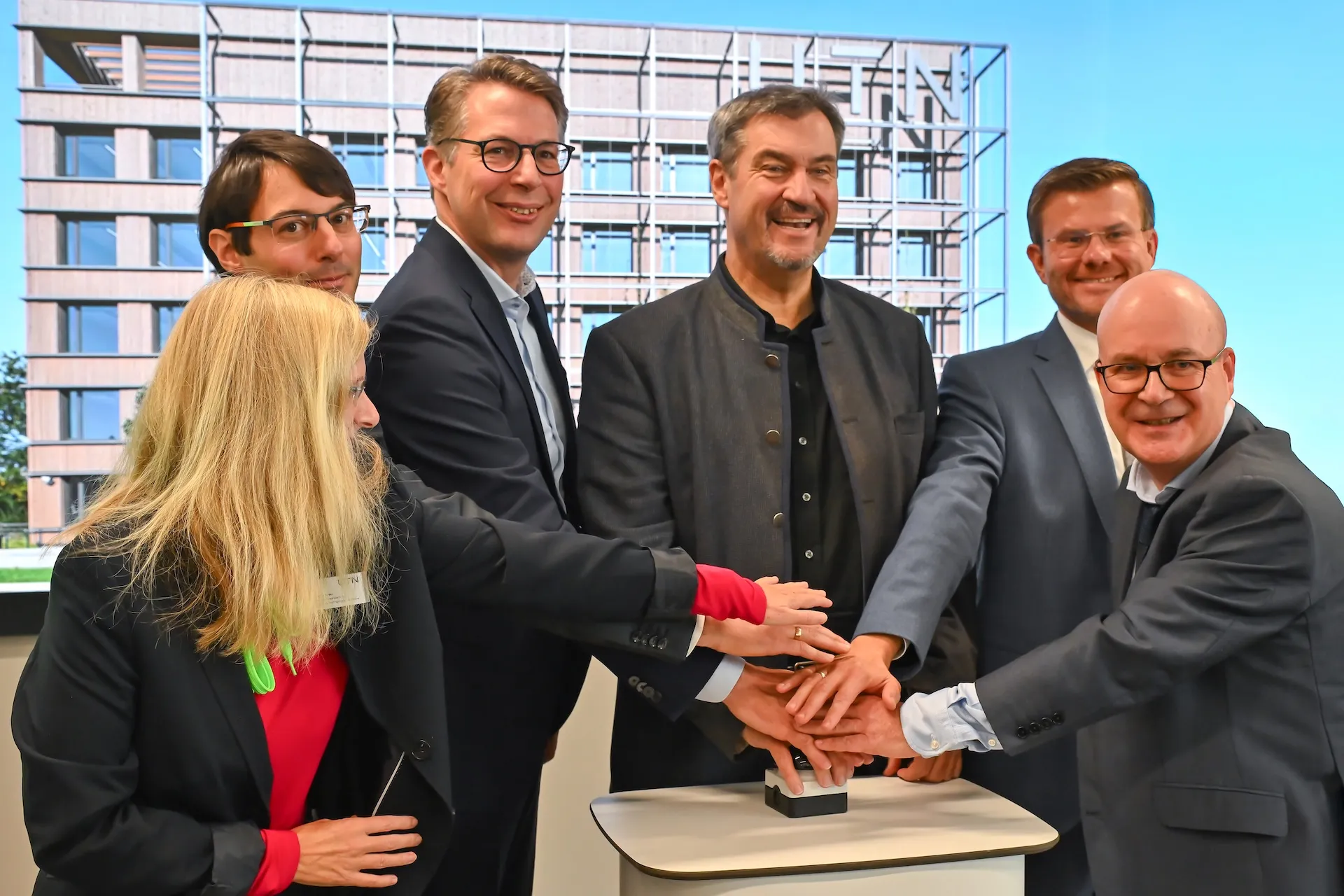 Professionelle Eventfotografie in Nürnberg: feierliche Eröffnung mit prominenten Gästen