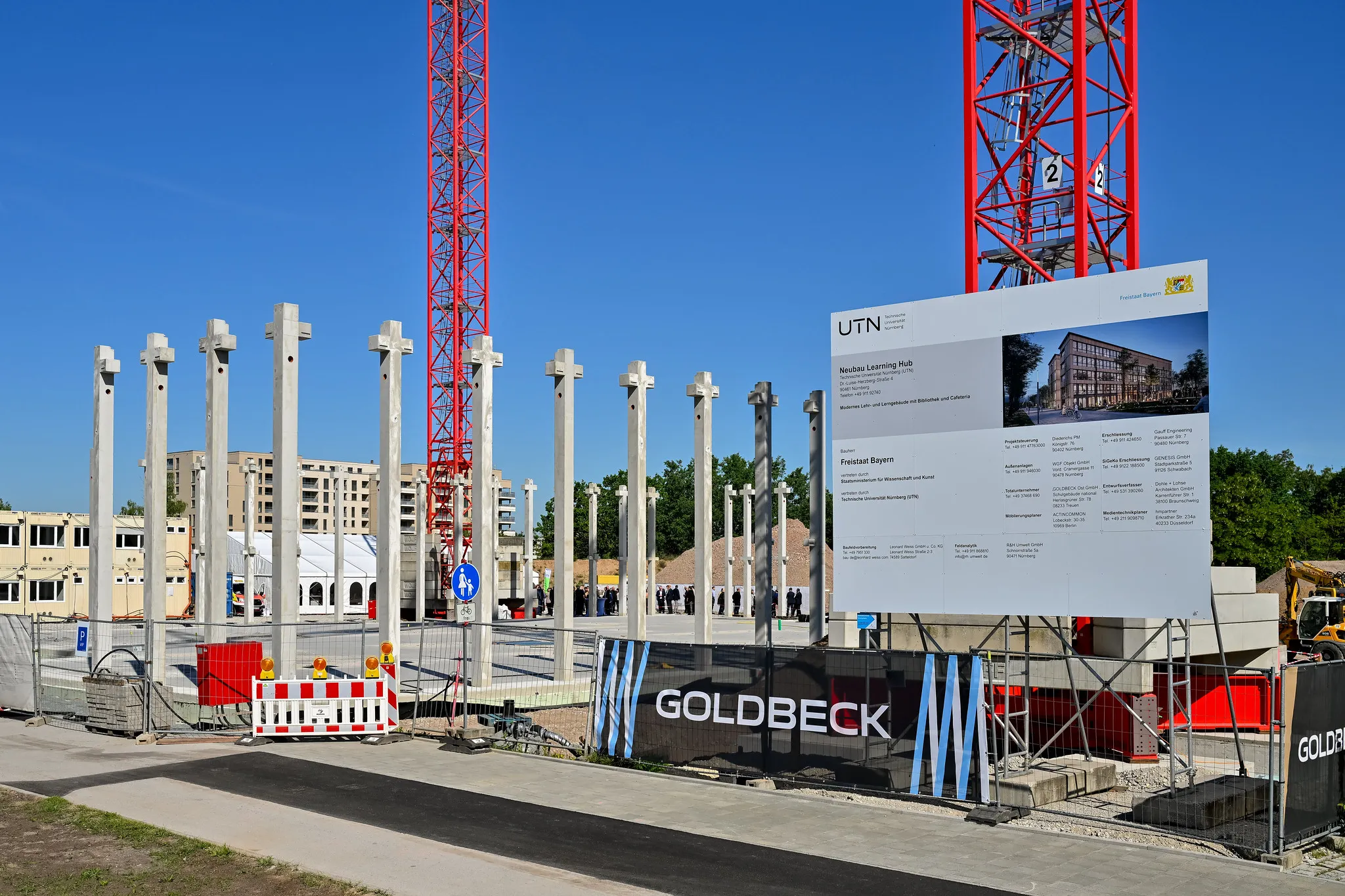 UTN Nürnberg Learning Hub: Projektschild und Betonfertigteile, Goldbeck