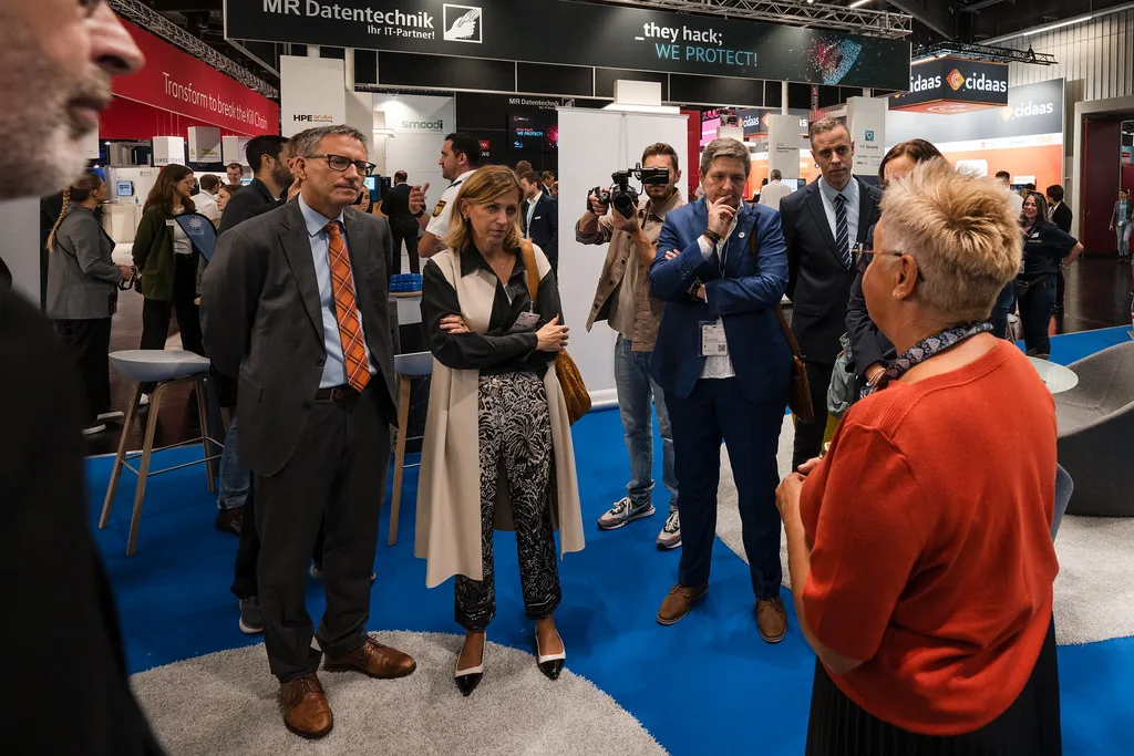 Networking at a trade fair booth